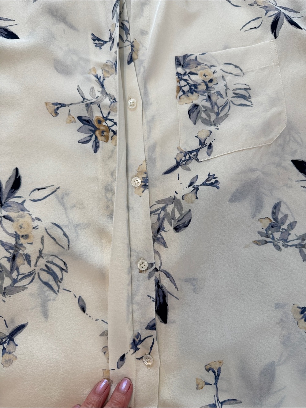 Vince 100% Silk Floral Button Front Blouse Shirt Classic Feminine Size L - Picture 10 of 11